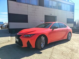 2022 Lexus IS 350 III Рестайлинг 2, красный, 5800000 рублей, вид 2