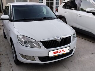 2013 Skoda Fabia II Рестайлинг, белый, 699000 рублей, вид 2
