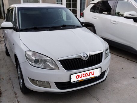 2013 Skoda Fabia II Рестайлинг, белый, 699000 рублей, вид 2