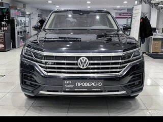 2019 Volkswagen Touareg III, чёрный, 4650000 рублей, вид 2