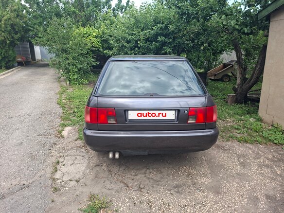 1996 Audi A6 6-speed I (C4), серый, 400000 рублей - вид 3