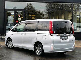 2016 Toyota Noah III (R80), серый, 1539000 рублей, вид 4