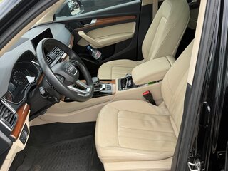 2020 Audi Q5 45 TFSI II (FY) Рестайлинг, чёрный, 4450000 рублей, вид 5