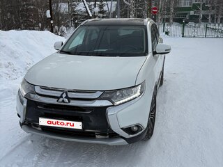 2017 Mitsubishi Outlander III Рестайлинг 2, белый, 1950000 рублей, вид 1