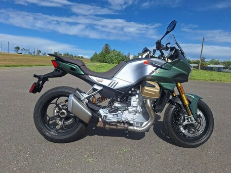 2024 Moto Guzzi V100 Mandello S, зелёный, 1654795 рублей, вид 1