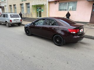 2011 Kia Cerato 6-speed II, пурпурный, 950000 рублей, вид 3