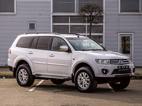2015 Mitsubishi Pajero Sport II Рестайлинг, белый, 1495000 рублей, вид 3
