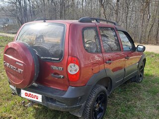 2011 Chevrolet Niva I Рестайлинг, красный, 350000 рублей, вид 3