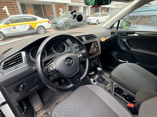 2018 Volkswagen Tiguan II, белый, 2700000 рублей, вид 3