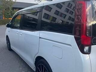 2015 Toyota Noah III (R80), белый, 1690000 рублей, вид 4