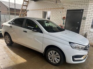 2025 Lada (ВАЗ) Vesta I Рестайлинг (NG), белый, 1400000 рублей, вид 2
