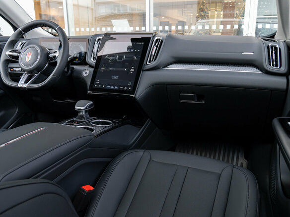 2025 Hongqi HS3, чёрный - вид 23