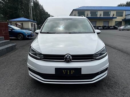 2022 Volkswagen Touran L II, белый, 2350000 рублей, вид 2
