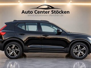 2023 Volvo XC40 I Рестайлинг, чёрный, 2690000 рублей, вид 3