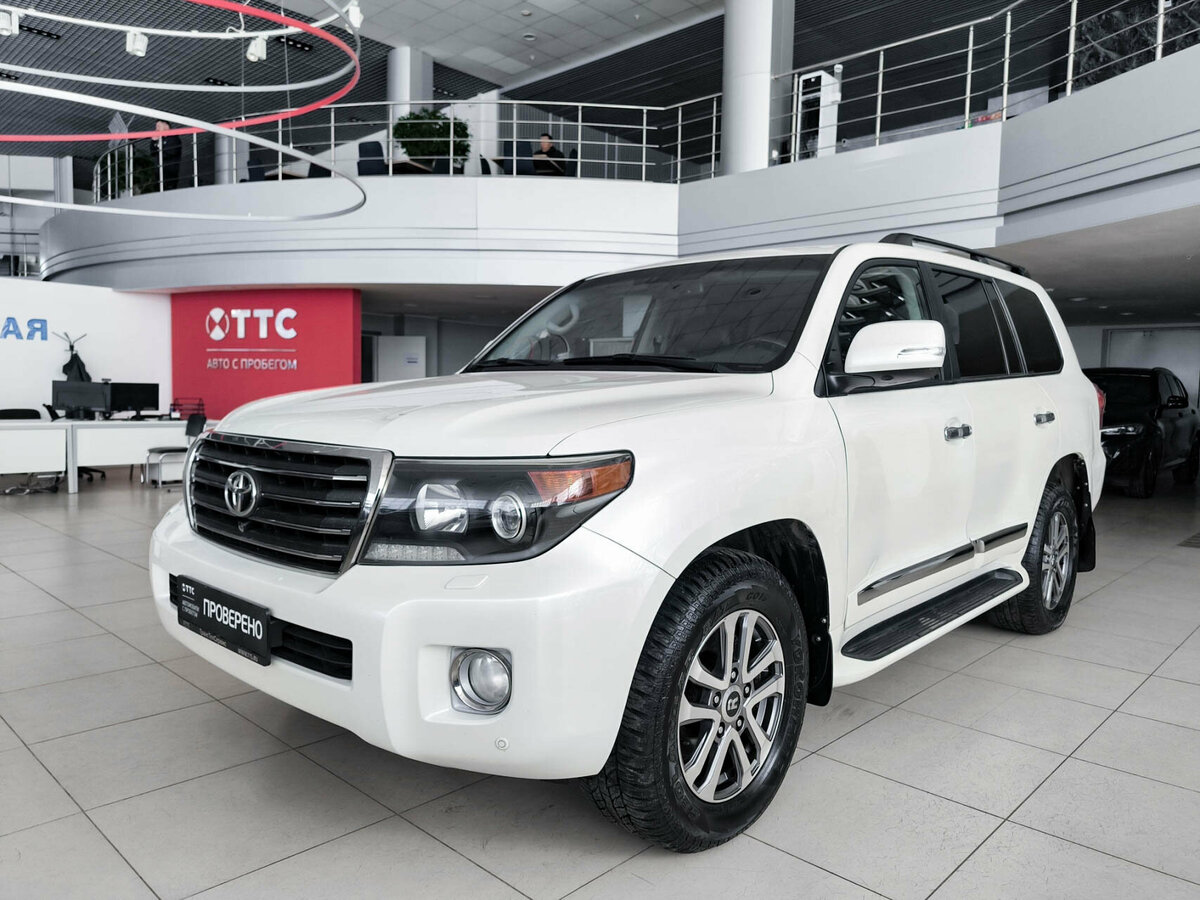 Открыть фотографии: Toyota Land Cruiser 200 Series Рестайлинг 1