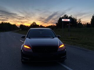2011 Mercedes-Benz C-Класс 180 BlueEFFICIENCY III (W204), коричневый, 1200000 рублей, вид 3