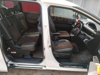 2018 Toyota Sienta II Рестайлинг, белый, 1310000 рублей, вид 5