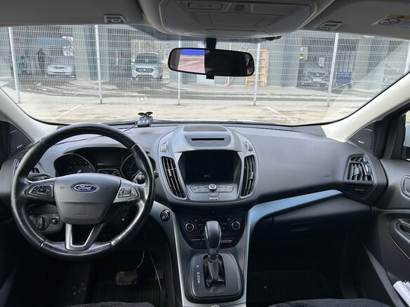 2016 Ford Kuga II Рестайлинг, белый, 1400000 рублей - вид 5