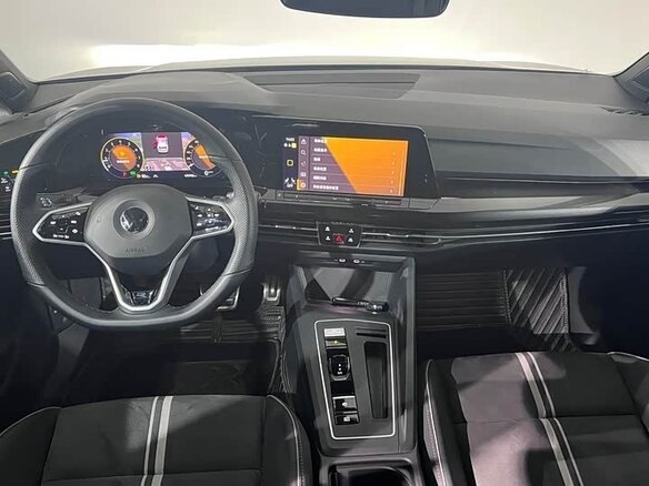 2022 Volkswagen Golf VIII, чёрный, 1970000 рублей - вид 8