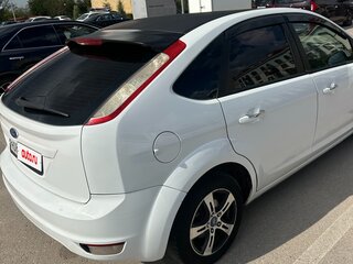 2010 Ford Focus II Рестайлинг, белый, 460000 рублей, вид 3
