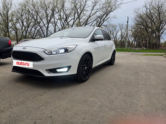 2017 Ford Focus III Рестайлинг, белый, 1200000 рублей - вид 1