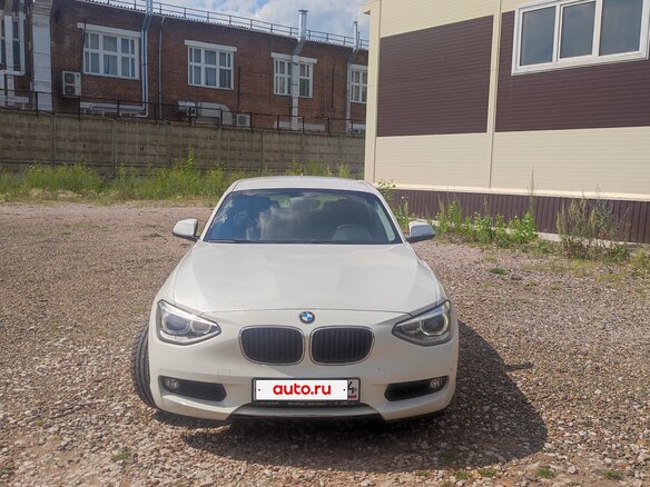 2013 BMW 1 серии 116i II (F20/F21), белый, 900000 рублей - вид 3