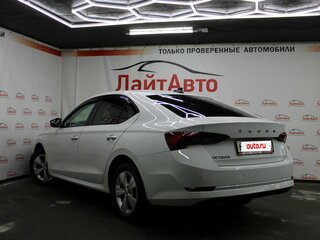 2021 Skoda Octavia IV (A8), белый, 1999000 рублей, вид 4