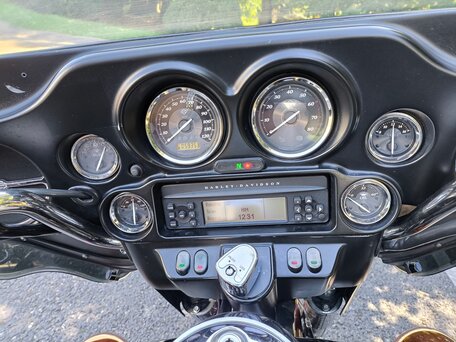 2011 Harley-Davidson Electra Glide, коричневый, 800000 рублей, вид 5