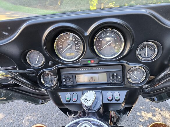 2011 Harley-Davidson Electra Glide, коричневый, 770000 рублей - вид 4