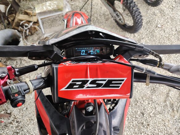 2024 BSE Z11, красный, 175000 рублей - вид 2