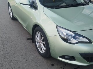2012 Opel Astra GTC J Рестайлинг, зелёный, 950000 рублей, вид 2