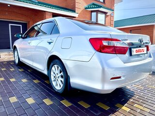 2012 Toyota Camry VII (XV50), серебристый, 1800000 рублей, вид 3