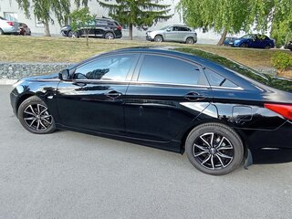 2010 Hyundai Sonata VI (YF), чёрный, 1050000 рублей, вид 1