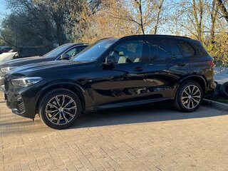 2022 BMW X5 25d IV (G05/G18), чёрный, 7199000 рублей, вид 3