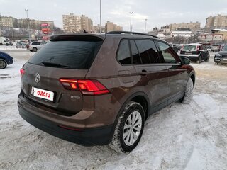 2020 Volkswagen Tiguan II, коричневый, 2890000 рублей, вид 3