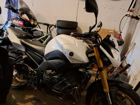 2011 Yamaha FZ8, белый, 650000 рублей - вид 10