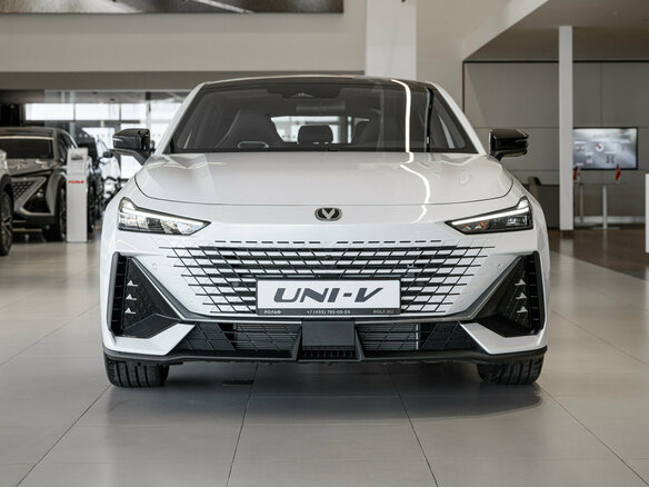 2024 Changan UNI-V I, белый, 3329900 рублей - вид 3