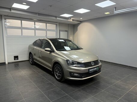 2018 Volkswagen Polo V Рестайлинг, бежевый, 1239000 рублей, вид 3