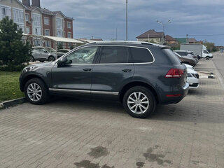 2014 Volkswagen Touareg II, серый, 2280000 рублей, вид 2