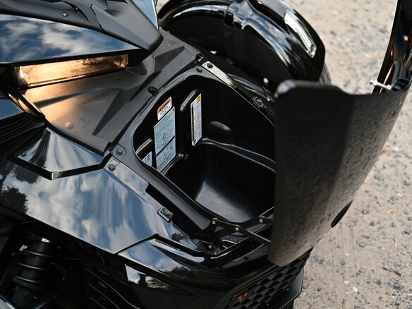 2023 BRP Can-Am Spyder, чёрный, 1800000 рублей - вид 12