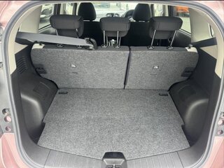 2016 Nissan Note e-Power II Рестайлинг, красный, 920000 рублей, вид 5
