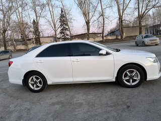 2014 Toyota Camry VII (XV50), белый, 2200000 рублей, вид 3