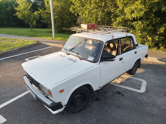 1999 Lada (ВАЗ) 2105, белый, 149000 рублей - вид 4