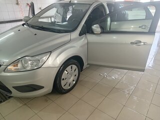 2008 Ford Focus II Рестайлинг, серебристый, 500000 рублей, вид 2
