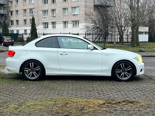 2012 BMW 1 серии 120i I (E82/E88) Рестайлинг 2, белый, 1250000 рублей, вид 4