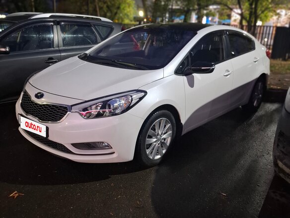 2015 Kia Cerato III, белый, 900000 рублей