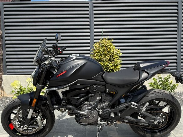 2023 Ducati Monster 937, чёрный, 1172640 рублей - вид 1