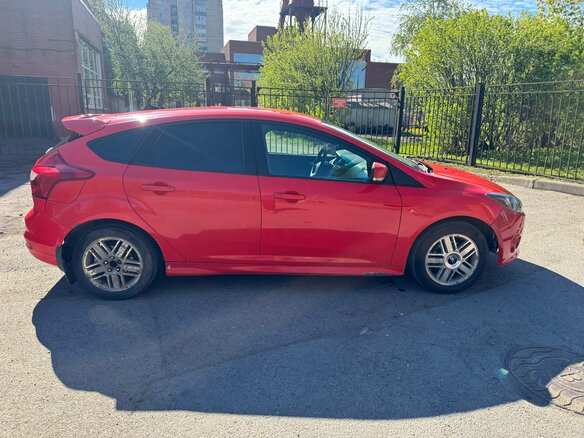 2011 Ford Focus III, красный, 450000 рублей - вид 1