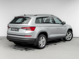 2021 Skoda Kodiaq I, серый, 3055000 рублей, вид 5