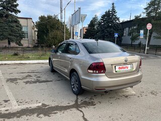 2018 Volkswagen Polo V Рестайлинг, коричневый, 995000 рублей, вид 5